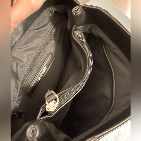 ✨HP✨ “NINE WEST” BRAND NEW BLACK PURSE WITH FLORAL BOW ACCENT, REMOVABLE STRAP. - Picture 3 of 6